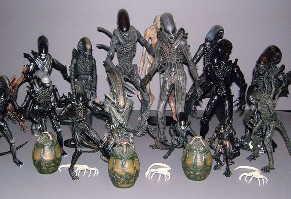 Alien Big Chap sixth scale action figure by Hot Toys