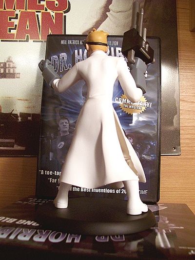 Dr. Horrlble statue by Quantum Mechanix