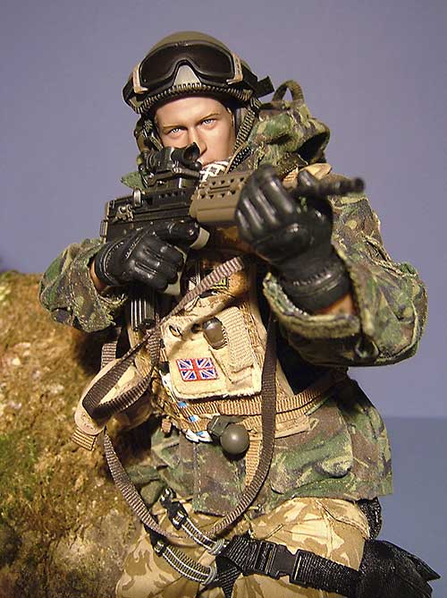 Blues and Reds in Afghanistan action figures from Hot Toys