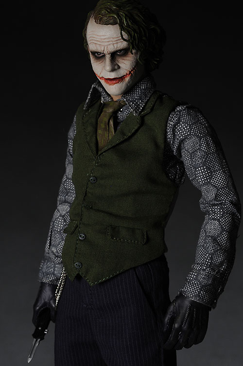 Hot Toys Dark Knight Joker action figure
