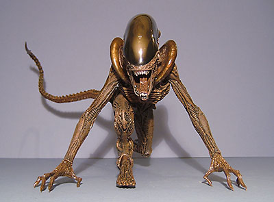 Dog Alien action figure from Hot Toys