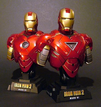 Iron Man 2 Iron Man War Machine busts by Hot Toys