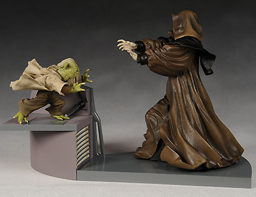 Yoda versus the Emperor Palpatine diorama statue by kotobukiya