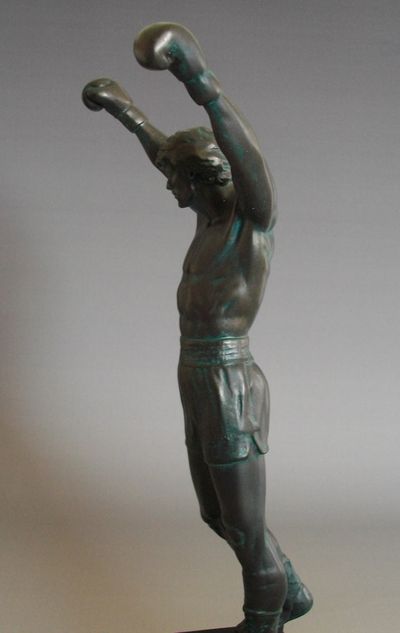 Rocky statue by Schomberg Studios