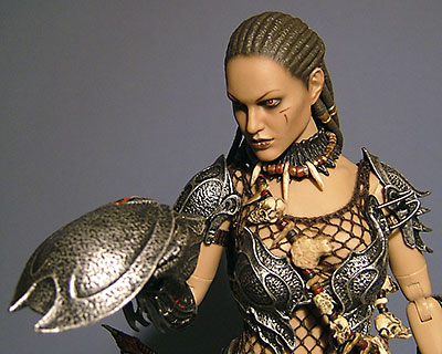 Hot Toys She Predator Machiko action figure