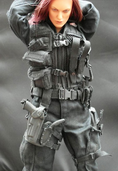 Secret Service Emergency Response Team female action figure by Hot Toys