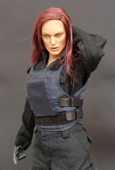 Secret Service Emergency Response Team female action figure by Hot Toys