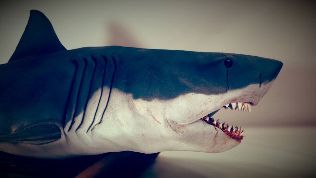 Mike Schultz Jaws Bruce statue