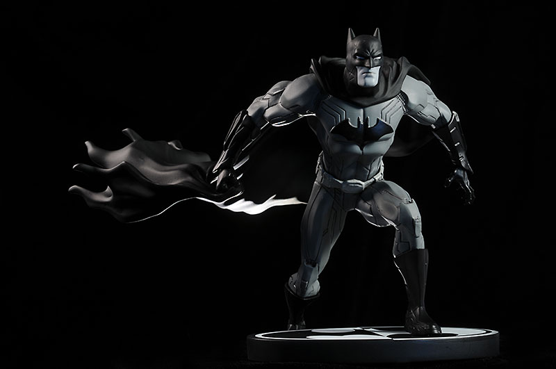 Batman Black & White New 52 statue by DC Direct