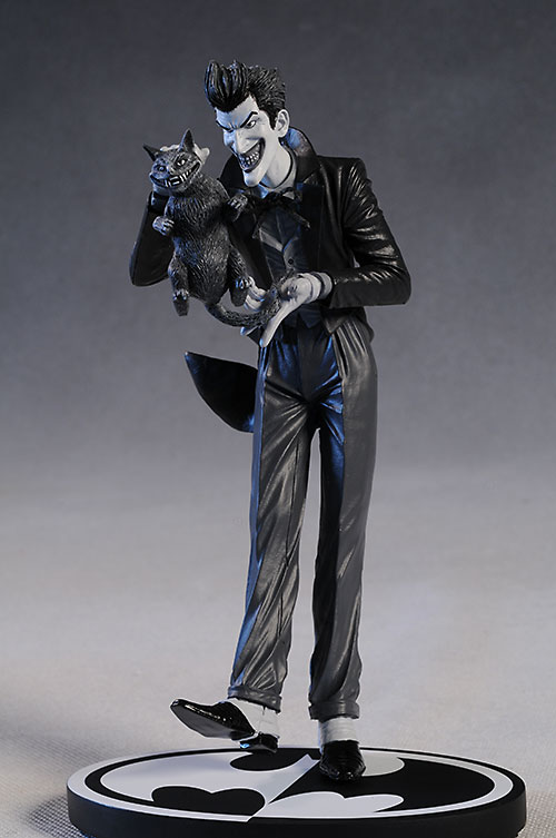 Batman B&W Bolland Joker statue by DC Direct
