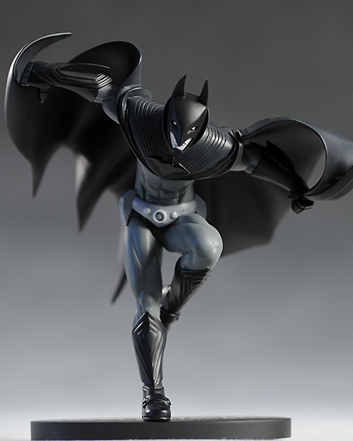 Batman Black & White Gotham Knight 2 statue by DC Direct