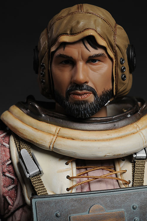 Aliens Kane, Dallas 1/6th action figures by Hot Toys