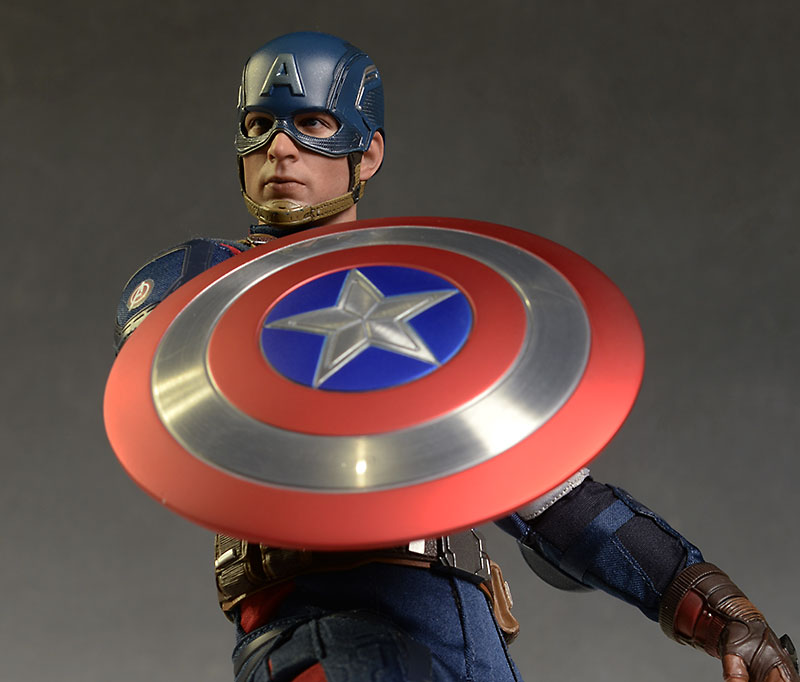 Avengers Age of Ultron Captain America action figure by Hot Toys