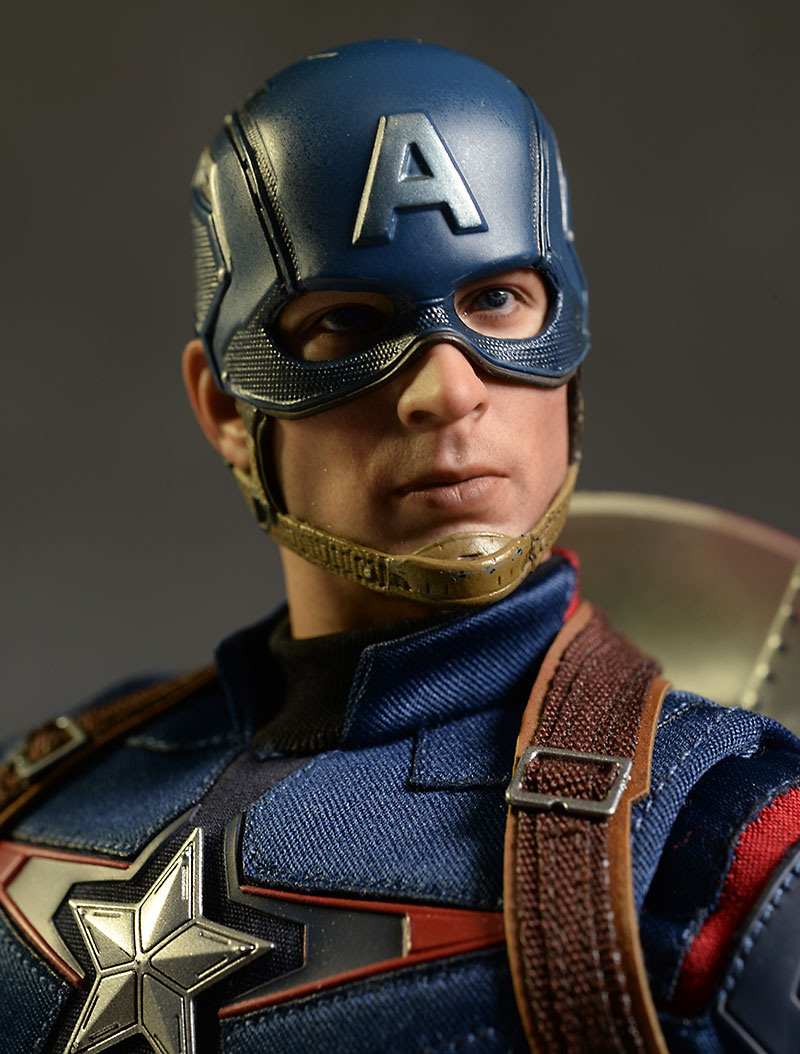 Avengers Age of Ultron Captain America action figure by Hot Toys