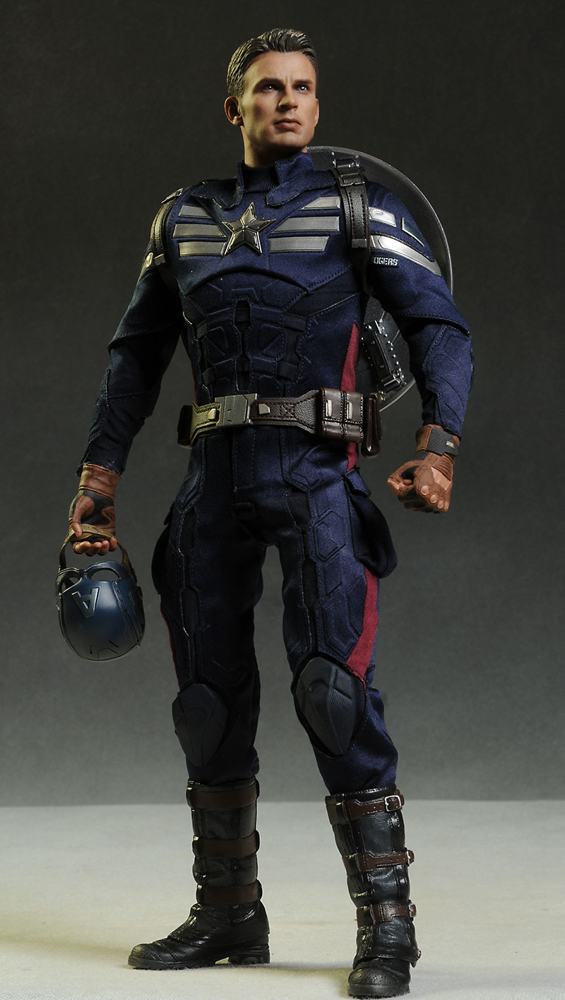Hot Toys Captain America/Steve Rogers two pack action figures
