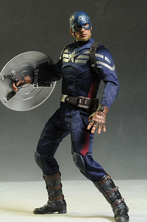 Hot Toys Captain America/Steve Rogers two pack action figures