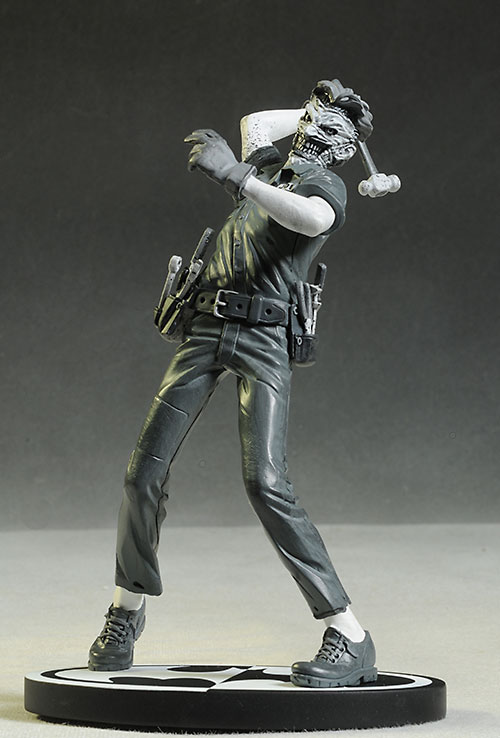 Capullo Joker Batman Black & White statue by DC Collectibles