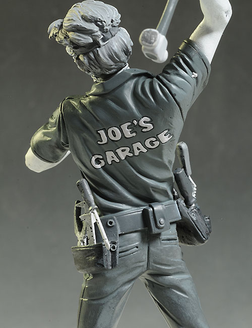 Capullo Joker Batman Black & White statue by DC Collectibles