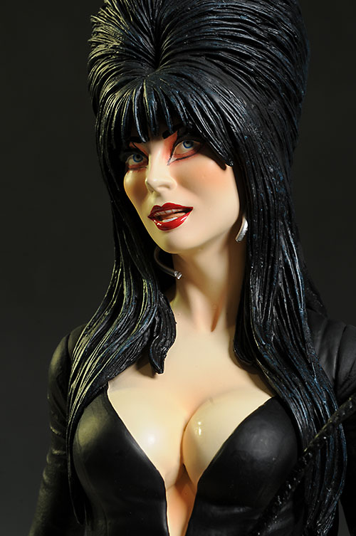 Elvira sixth scale statue by Tweeterhead