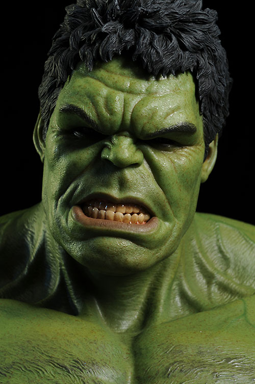 Avengers Hulk sixth scale action figure  by Hot Toys