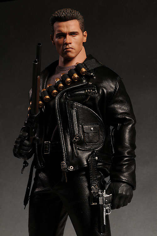 Terminator 2 T-800 DX10 action figure by Hot Toys