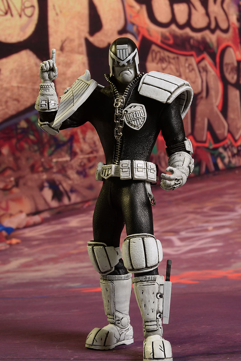 One:12 Collective NYCC exclusive Dredd figure by Mezco