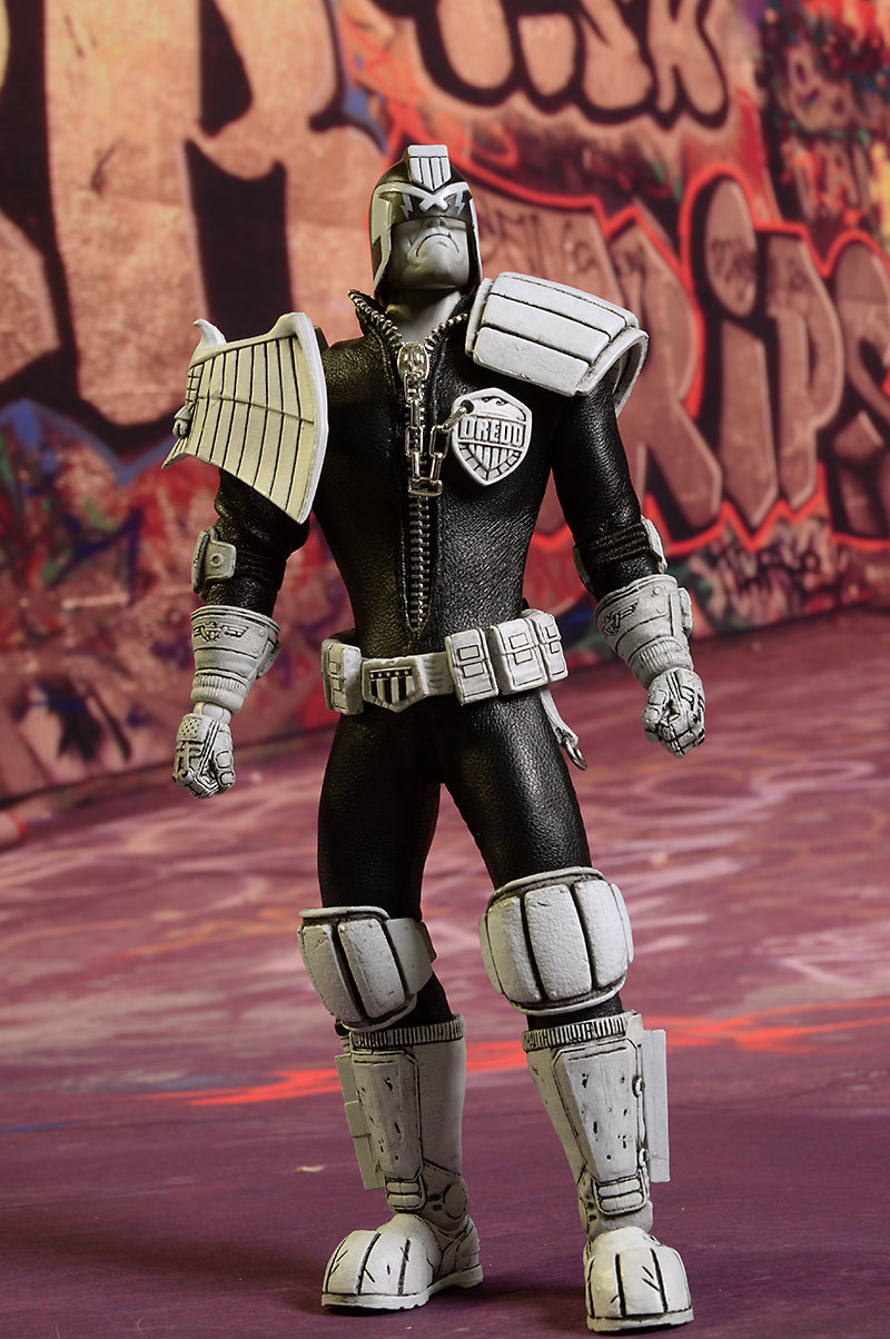 One:12 Collective NYCC exclusive Dredd figure by Mezco