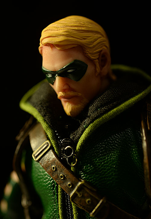 One:12 Collective Green Arrow action figure by Mezco Toyz