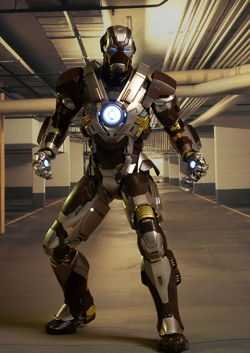 Iron Man MK XXIV Tank action figure by Hot Toys