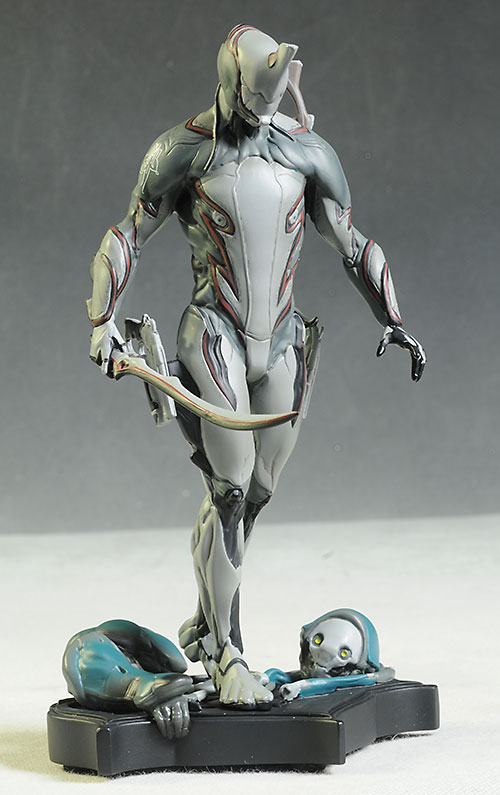 Warframe Excalibur statue