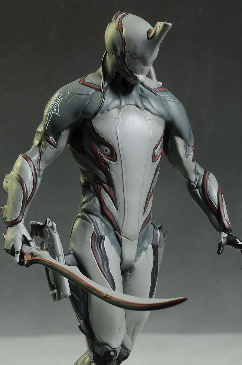 Warframe Excalibur statue
