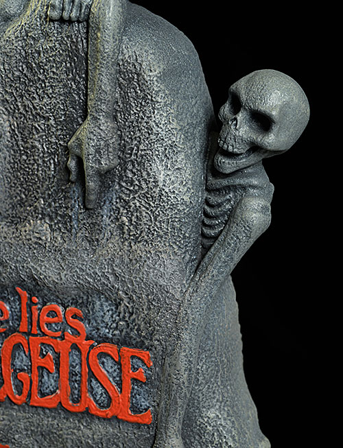 Beetlejuice Tombstone 1/6th scale action figure diorama by Sideshow Collectibles