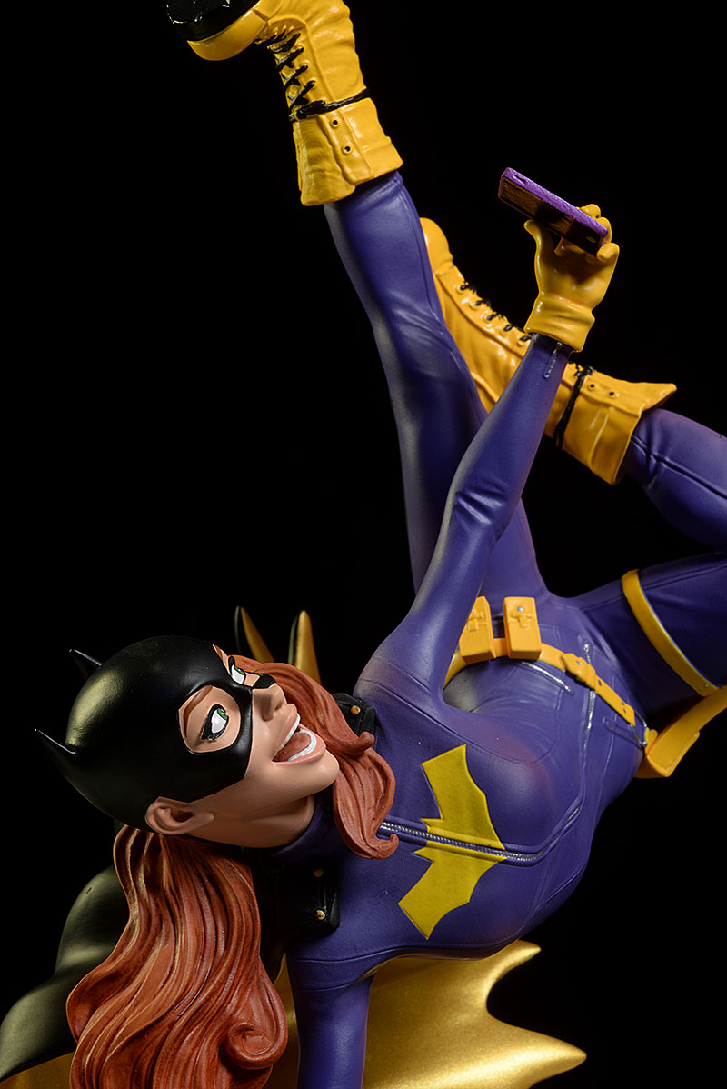 Batgirl Joelle Jones Cover Girls statue by DC Collectibles