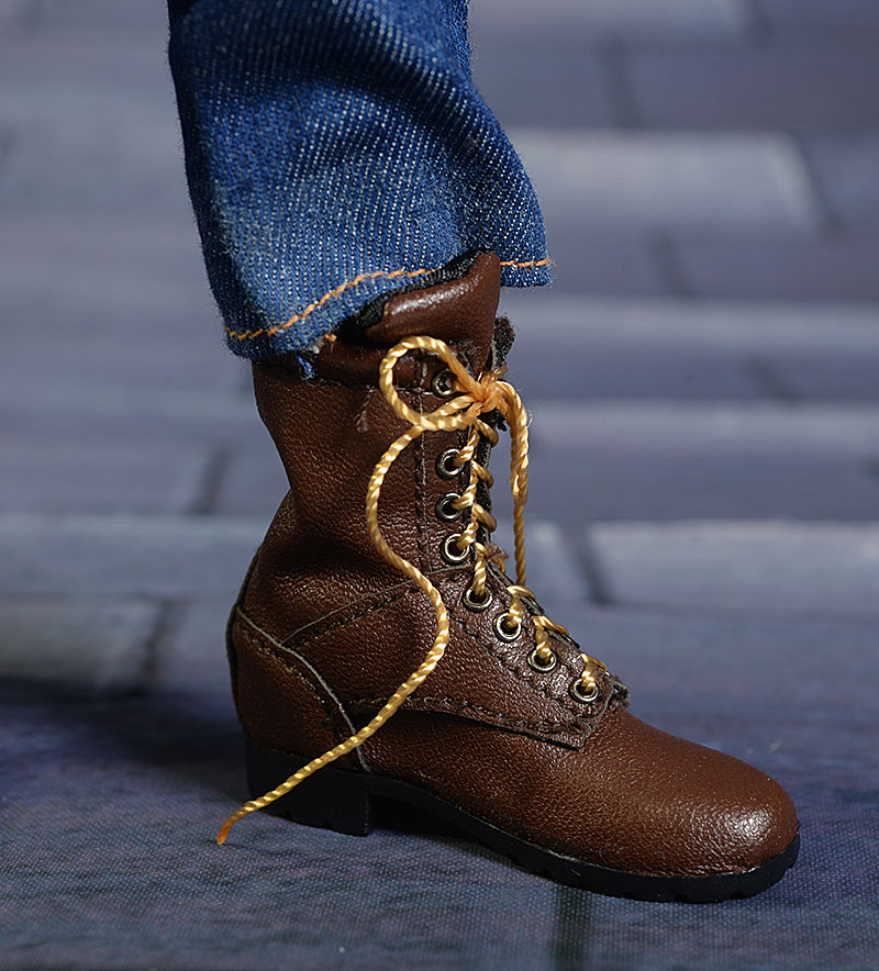 Dean Winchester Supernatural sixth scale action figure by Quantum Mechanix Qmx