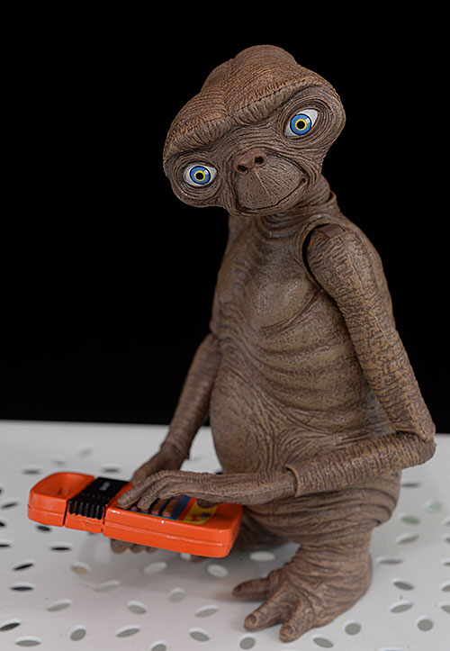 E.T. the Extraterrestrial Ultimate action figure by NECA