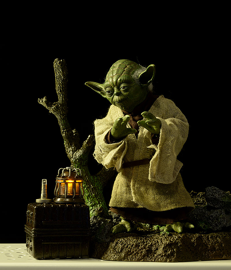 Yoda Star Wars sixth scale action figure by Hot Toys