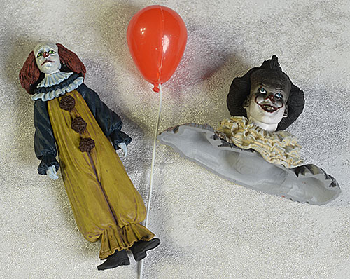 IT Pennywise action figure accesory set by NECA
