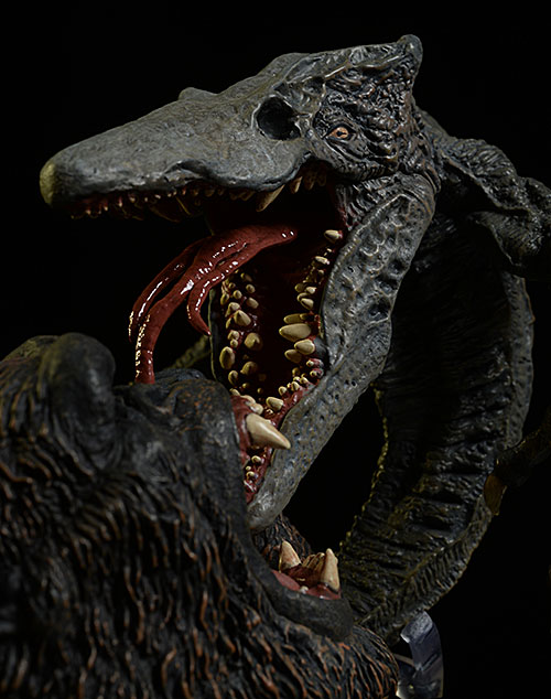King Kong vs Skull Crawler Skull Island vinyl statue by Star Ace