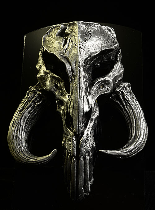 Mandalorian Skull Star Wars limited edition Mini Sculpture by Regal Robot
