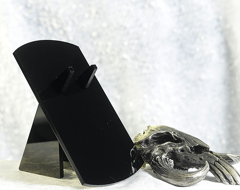 Mandalorian Skull Star Wars limited edition Mini Sculpture by Regal Robot