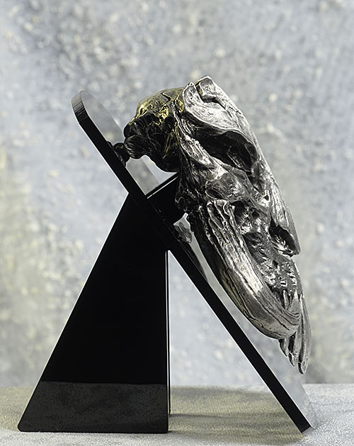 Mandalorian Skull Star Wars limited edition Mini Sculpture by Regal Robot