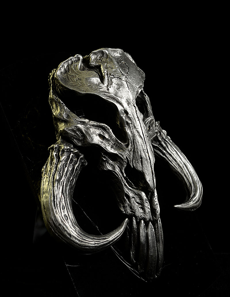 Mandalorian Skull Star Wars limited edition Mini Sculpture by Regal Robot