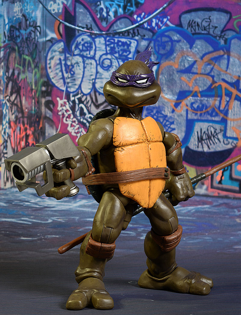 Donatello TMNT sixth scale action figure exclusive by Mondo