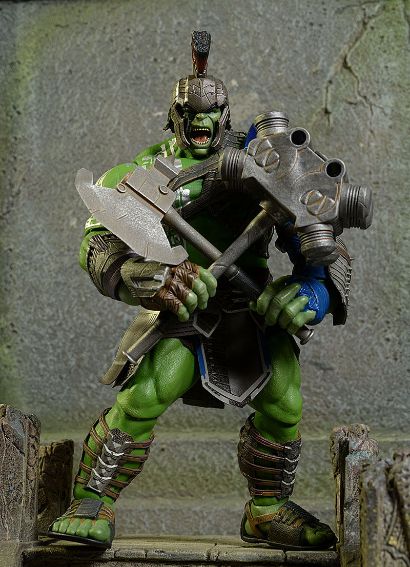 Hulk Thor: Ragnarok One:12 Collective action figure by Mezco