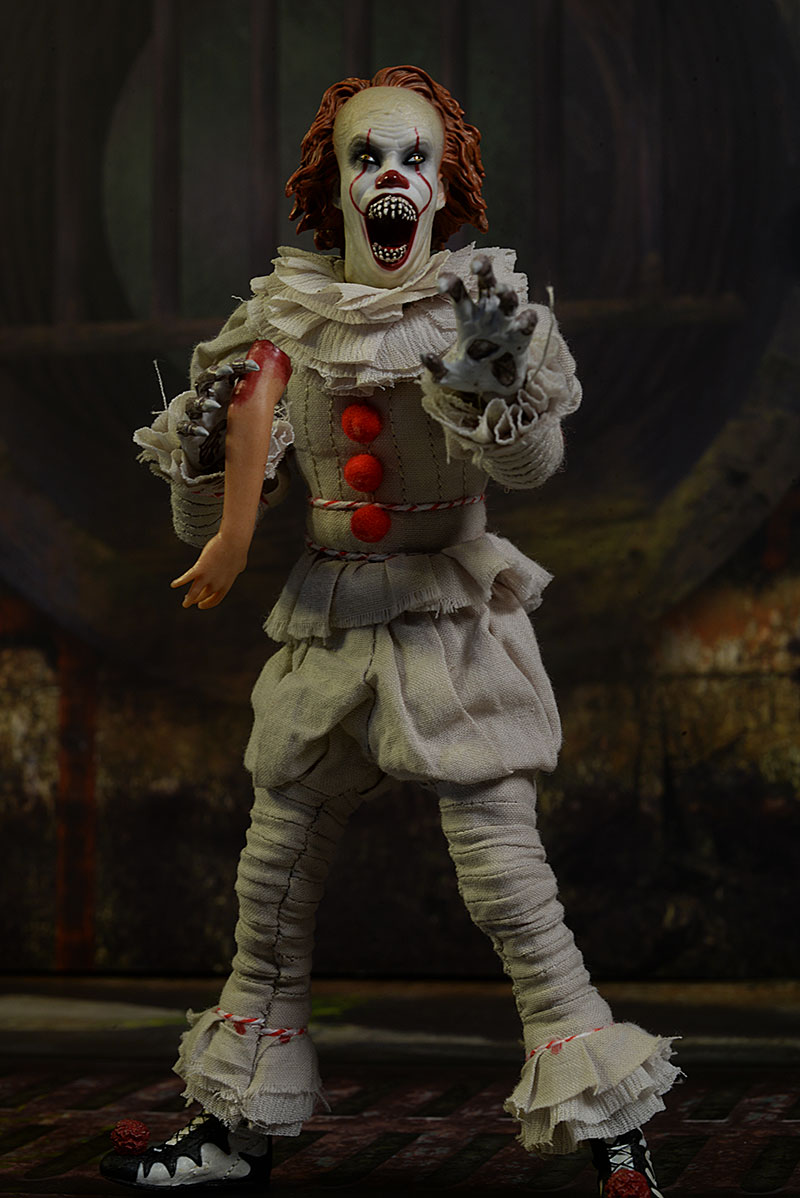 Pennywise IT One:12 Collective action figure by Mezco