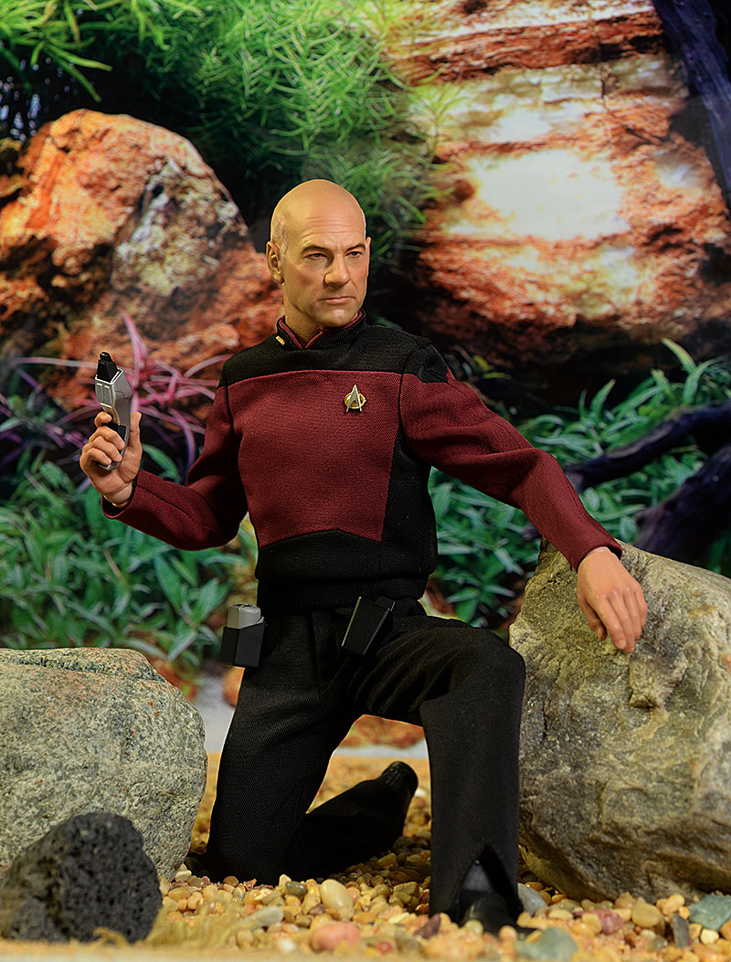 Captain Picard Star Trek Next Generation 1/6 action figure by Quantum Mechanix