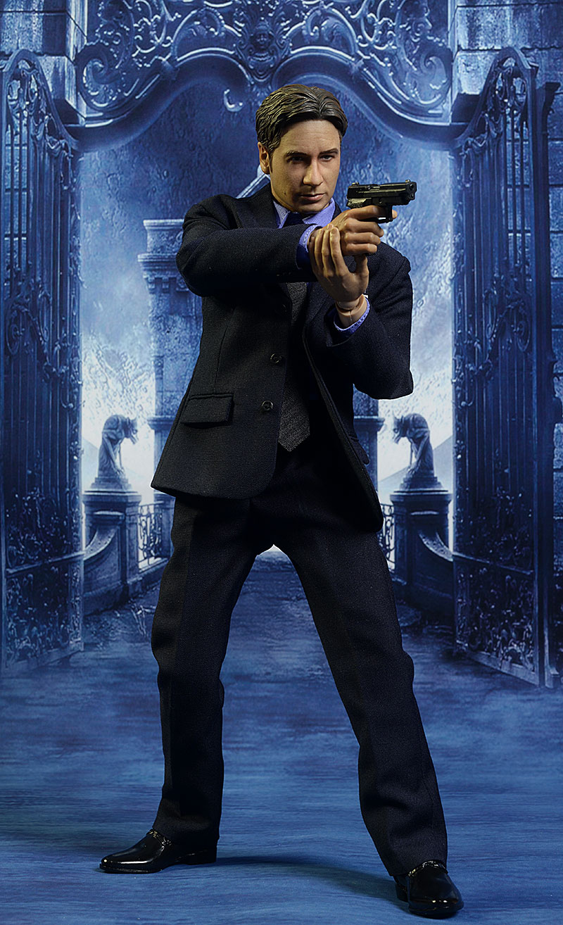 Agent Mulder X-Files sixth scale action figure by ThreeZero
